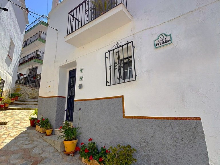 Town House for Sale in Árchez, Malaga 2