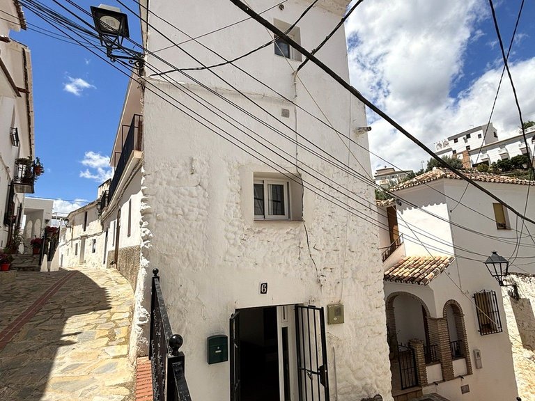 Town House for Sale in Salares, Malaga 1