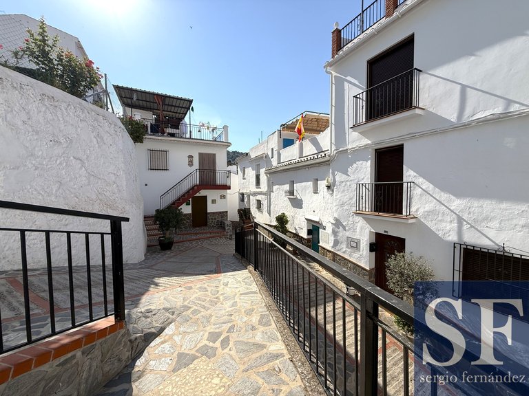Town House for Sale in Canillas De Albaida, Malaga 20