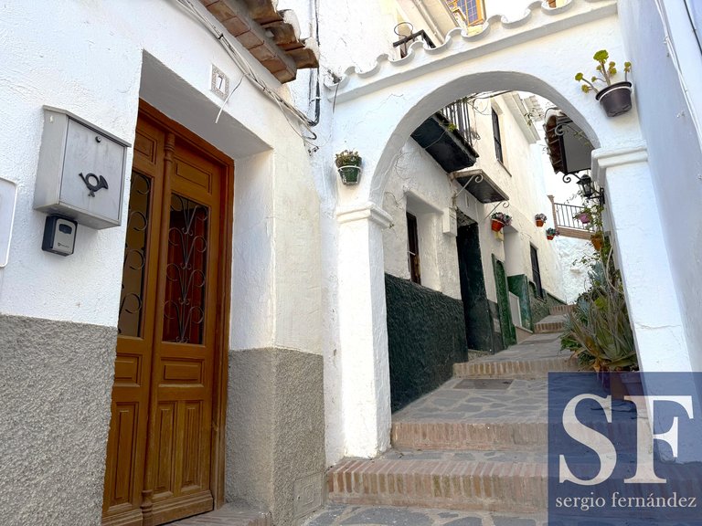 Town House for Sale in Canillas De Aceituno, Malaga 1