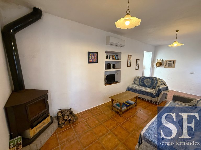 Town House for Sale in Canillas De Aceituno, Malaga 2