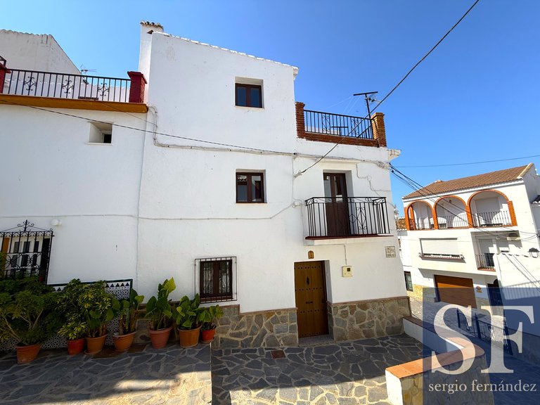 Town House for Sale in Canillas De Aceituno, Malaga 1
