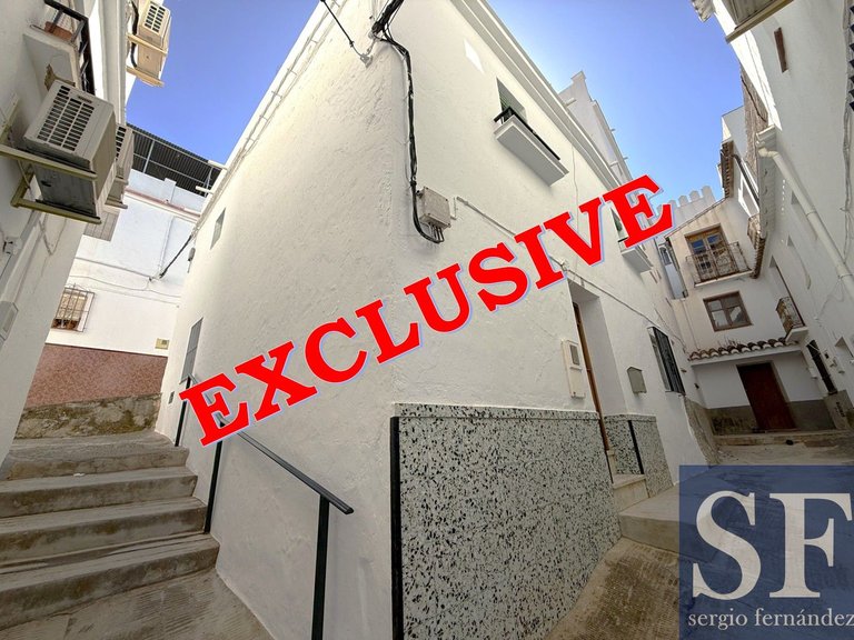 Town House for Sale in Cómpeta, Malaga 1
