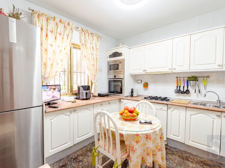 Town House for Sale in Cómpeta, Malaga 3