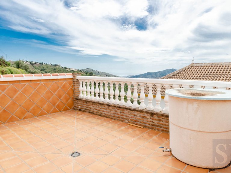 Town House for Sale in Cómpeta, Malaga 12