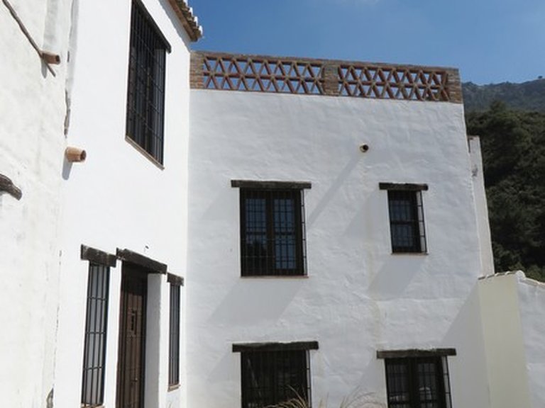 Town House for Sale in Cómpeta, Malaga 1