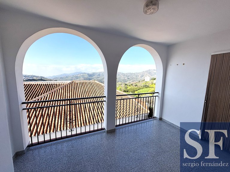 Town House for Sale in Cómpeta, Malaga 14
