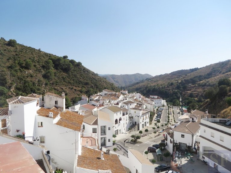 Town House for Sale in Salares, Malaga 2