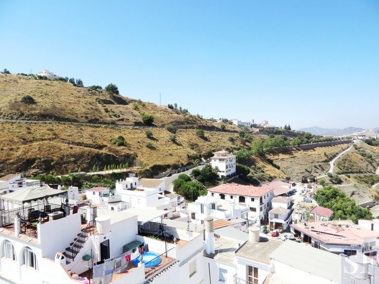 Town House for Sale in Cómpeta, Malaga 11