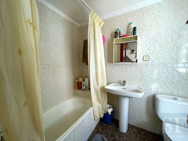 Town House for Sale in Sayalonga, Malaga 9