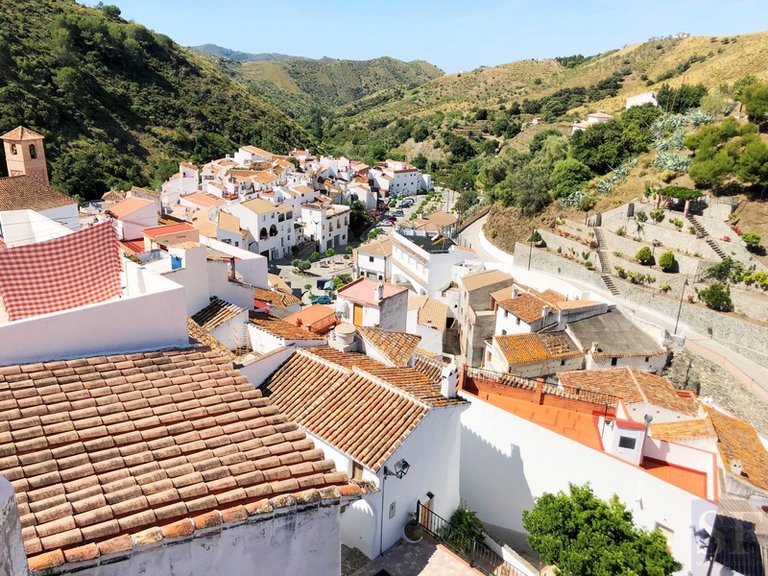 Town House for Sale in Salares, Malaga 11