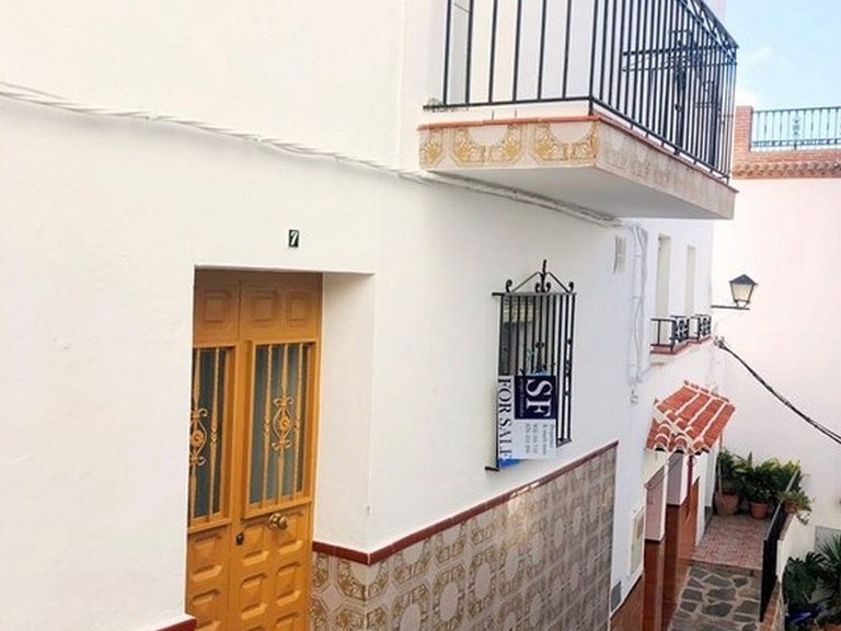 Town House for Sale in Canillas De Albaida, Malaga 1