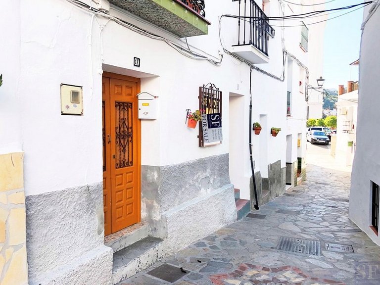 Town House for Sale in Árchez, Malaga 1