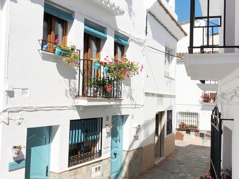 Town House for Sale in Sayalonga, Malaga 2
