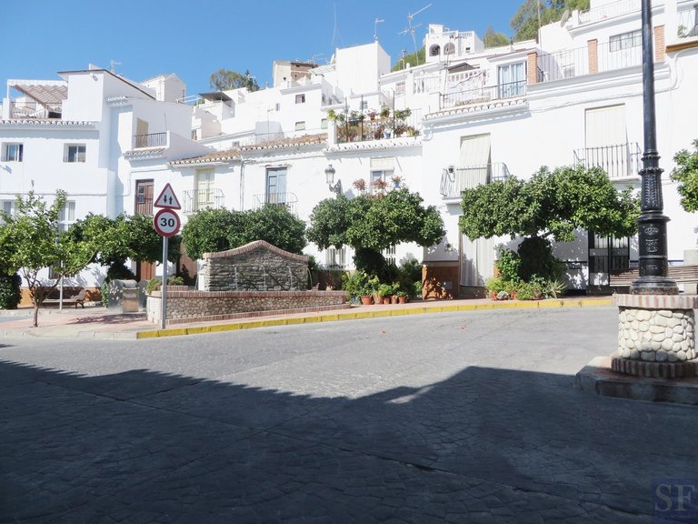 Town House for Sale in Sayalonga, Malaga 15