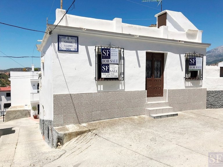 Town House for Sale in Cómpeta, Malaga 1