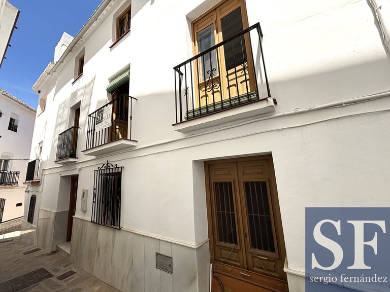 Town House for Sale in Cómpeta, Malaga 1
