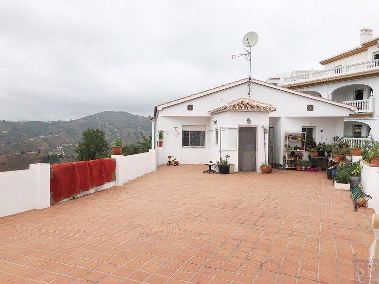 Town House for Sale in Cómpeta, Malaga 14