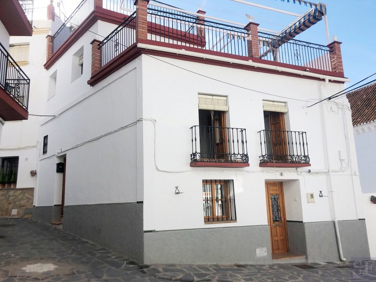 Town House for Sale in Árchez, Malaga 1