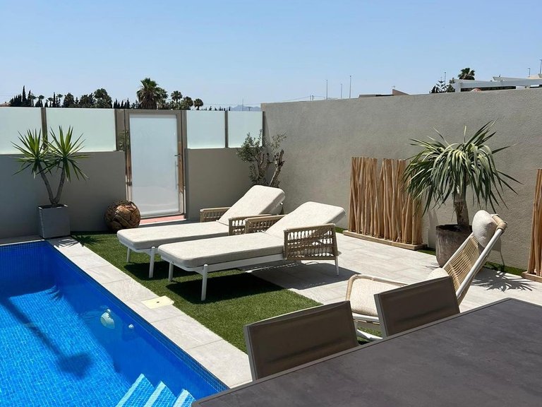 Villa for Sale in Costa Blanca Daya Vieja, Alicante 2