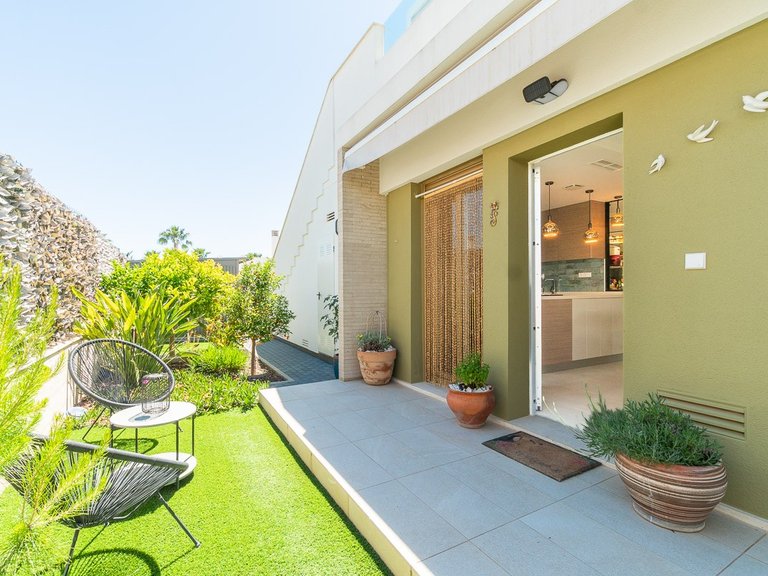 Town House for Sale in Inland Vistabella Golf Entre Naranjos, Alicante 8