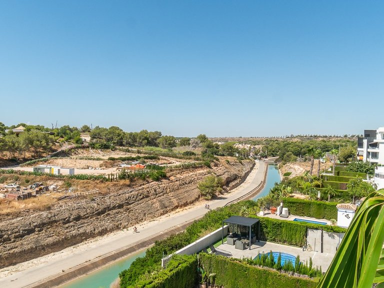 Penthouse for Sale in Costa Blanca Villamartin, Alicante 44