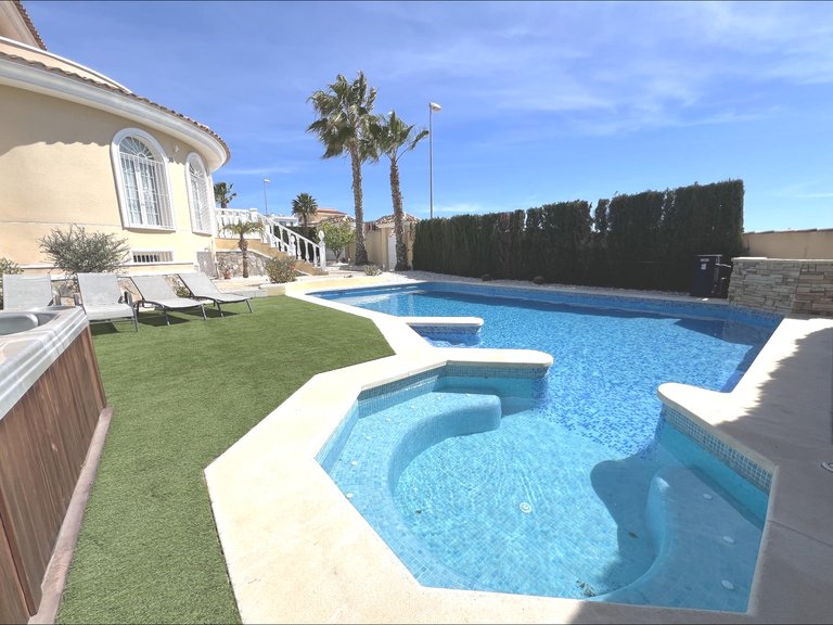 Villa for Sale in Costa Blanca Ciudad Quesada, Alicante 2
