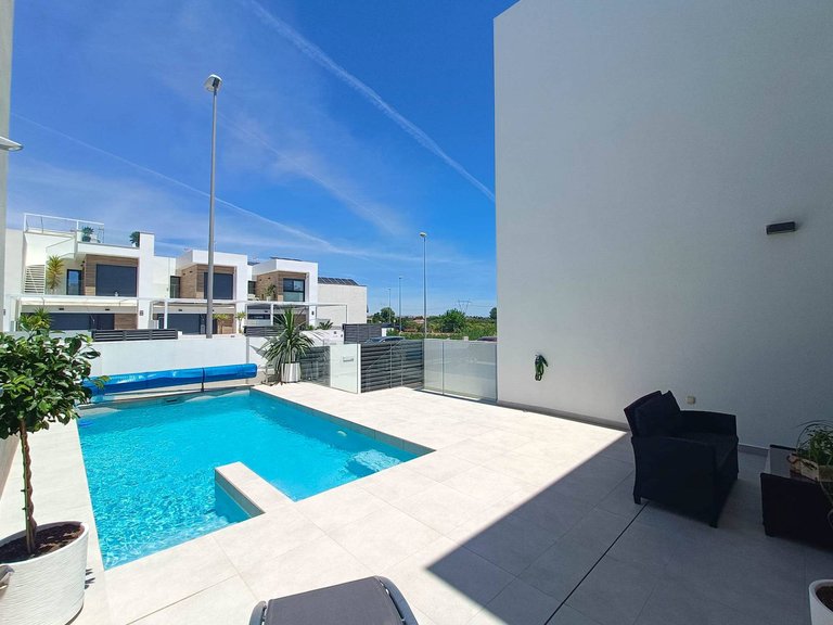 Villa for Sale in Rojales, Alicante 41