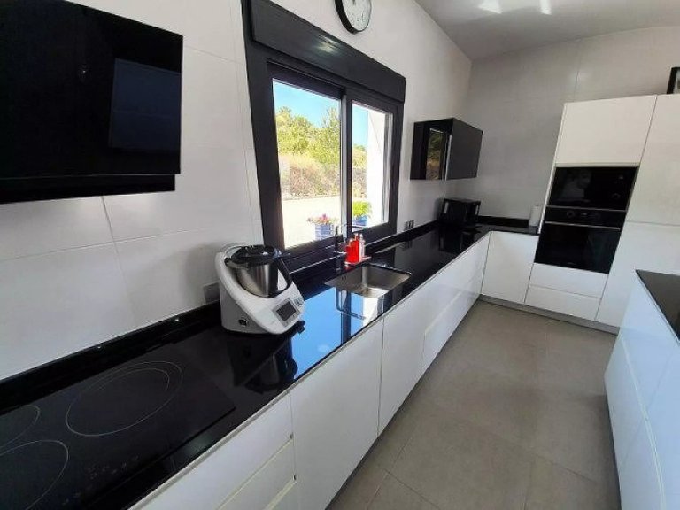 Villa for Sale in Pinoso, Alicante 8