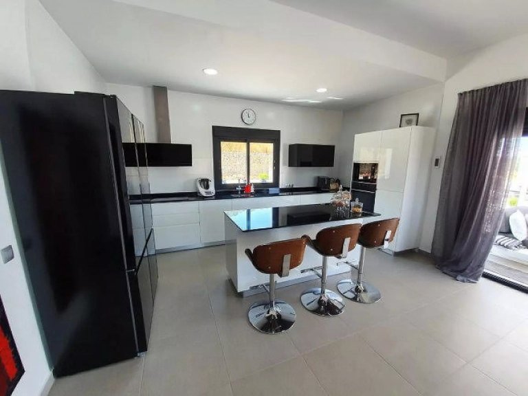 Villa for Sale in Pinoso, Alicante 5