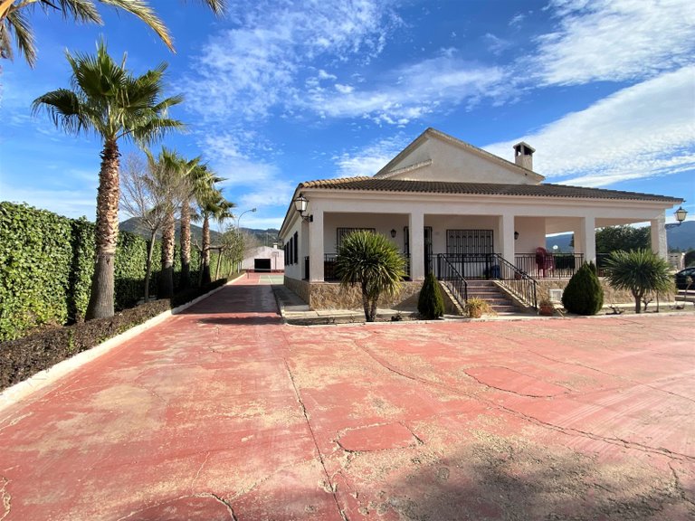 Country House for Sale in Sax, Alicante 5