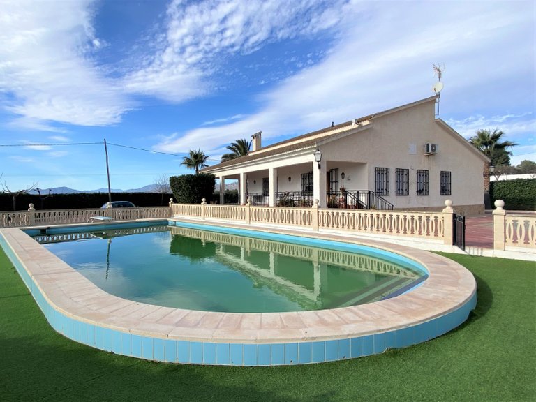 Country House for Sale in Sax, Alicante 1
