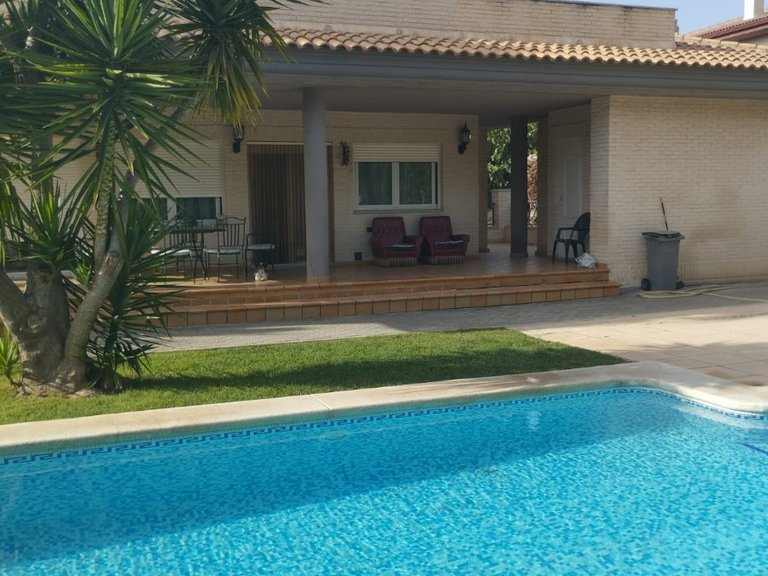 Villa for Sale in Elda, Alicante 1