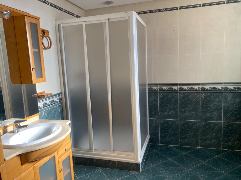 Villa for Sale in Elda, Alicante 32