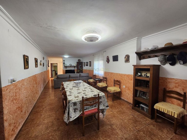 Villa for Sale in Villena, Alicante 18