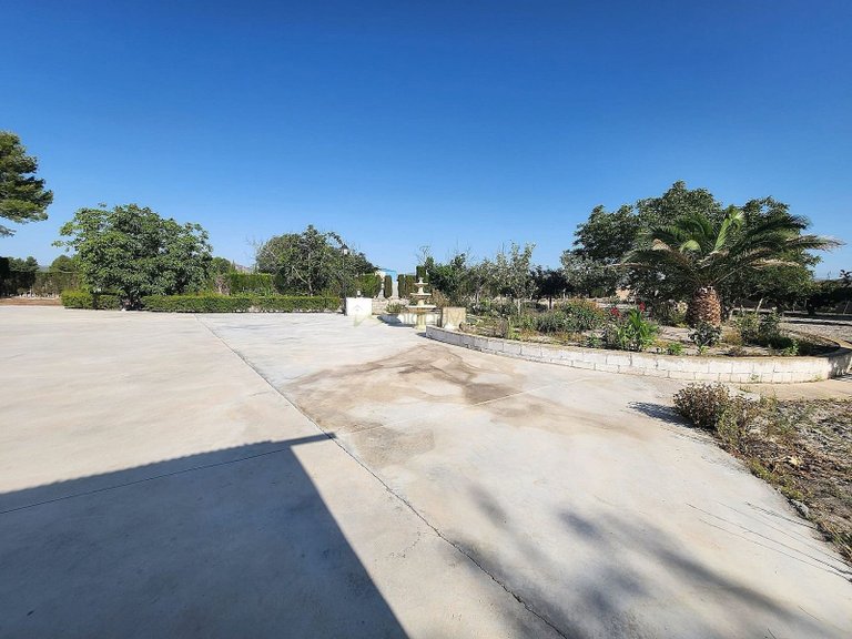 Villa for Sale in Villena, Alicante 46