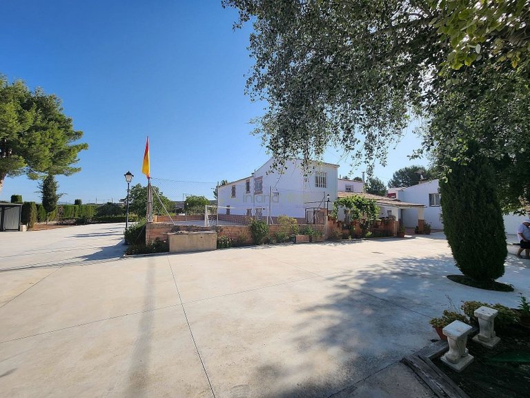 Villa for Sale in Villena, Alicante 44