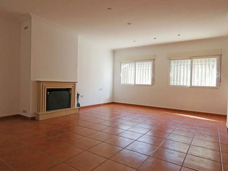 Villa for Sale in Elda, Alicante 25