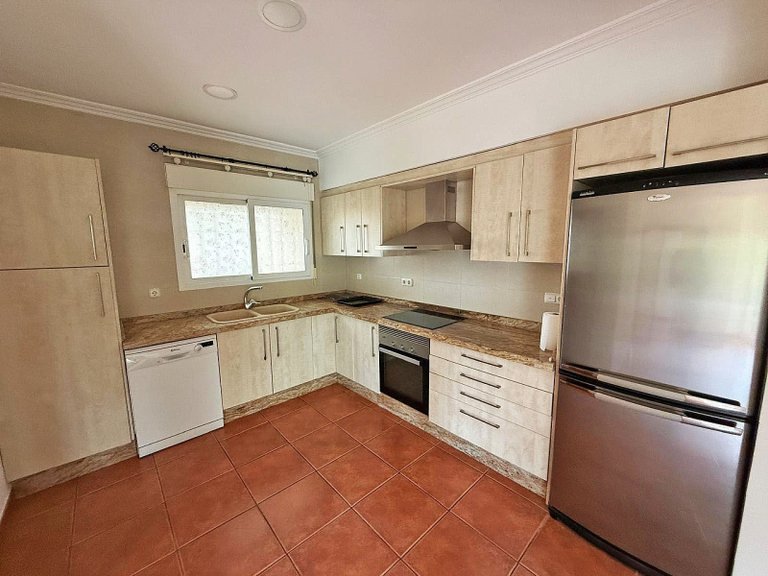 Villa for Sale in Elda, Alicante 5