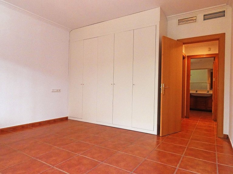 Villa for Sale in Elda, Alicante 18