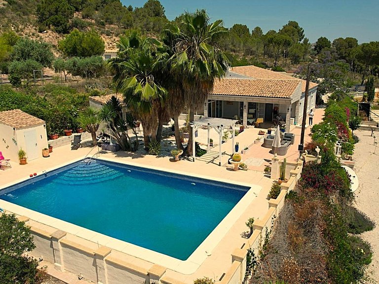 Villa for Sale in Aspe, Alicante 50