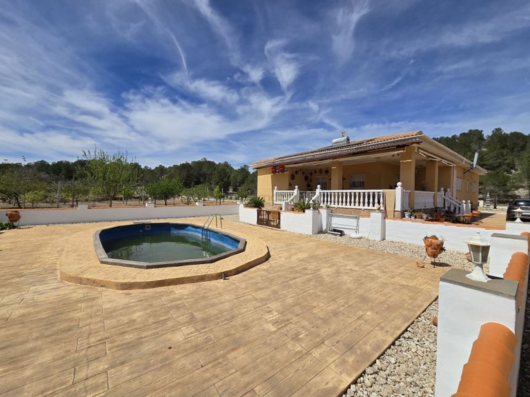 Villa for Sale in Sax, Alicante 1