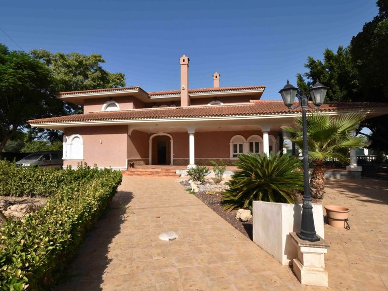 Villa for Sale in Orihuela, Alicante 1