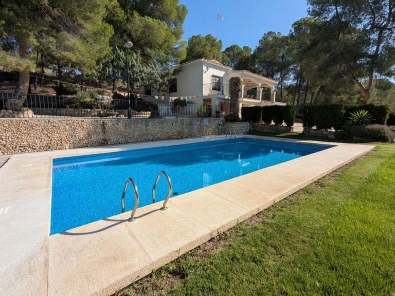 Villa for Sale in Sax, Alicante 1