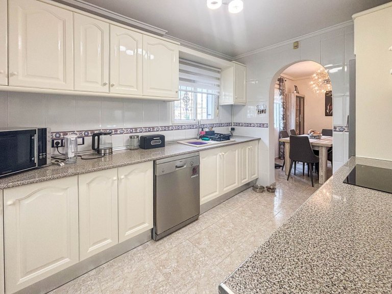 Villa for Sale in Monforte Del Cid, Alicante 6