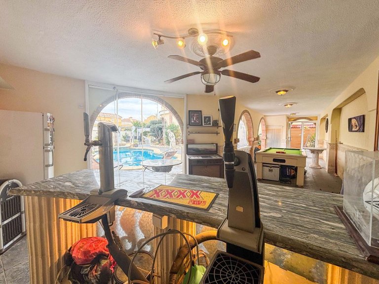 Villa for Sale in Monforte Del Cid, Alicante 44