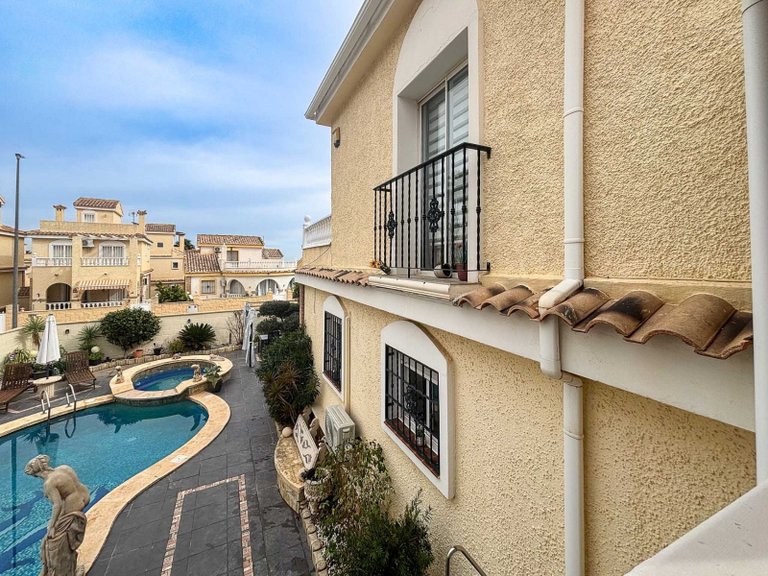 Villa for Sale in Monforte Del Cid, Alicante 35