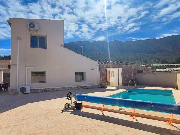 Villa for Sale in La Romana, Alicante 7