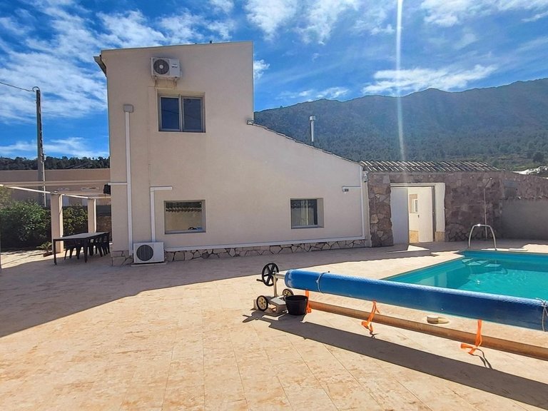 Villa for Sale in La Romana, Alicante 41