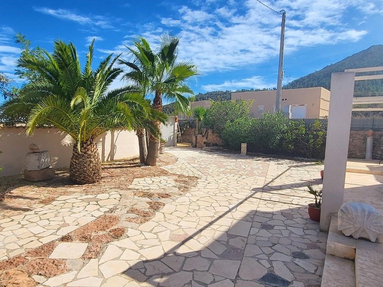 Villa for Sale in La Romana, Alicante 43